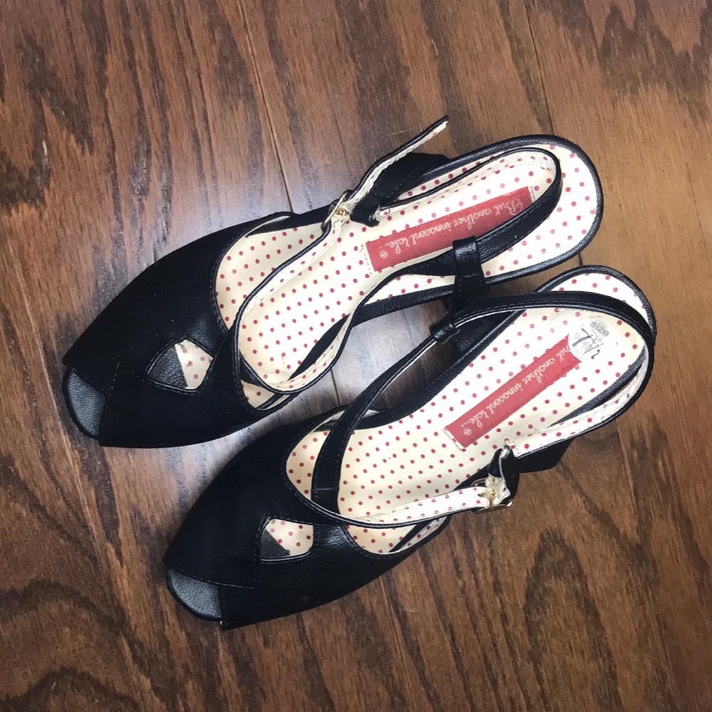 But another innocent tale open toe black heels - Picture 9 of 10